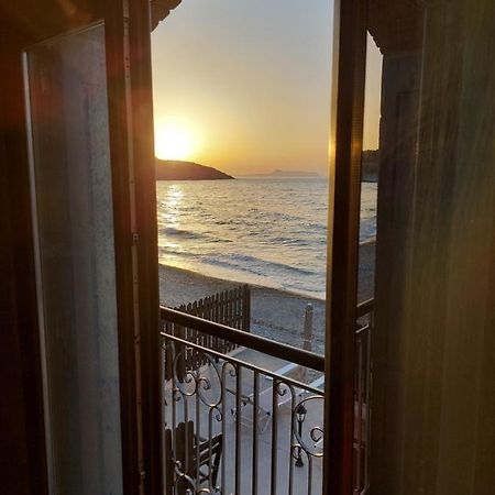 Volakas Beachfront Suites Rethymno Esterno foto