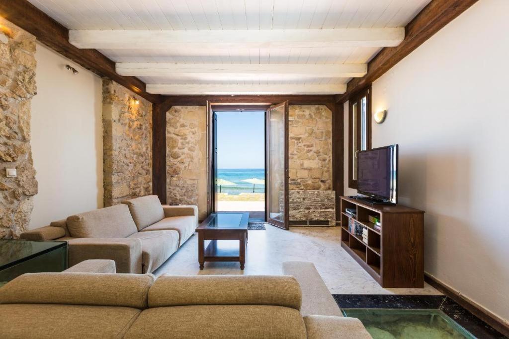 Volakas Beachfront Suites Rethymno Esterno foto