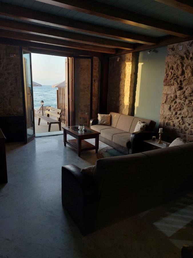 Volakas Beachfront Suites Rethymno Esterno foto