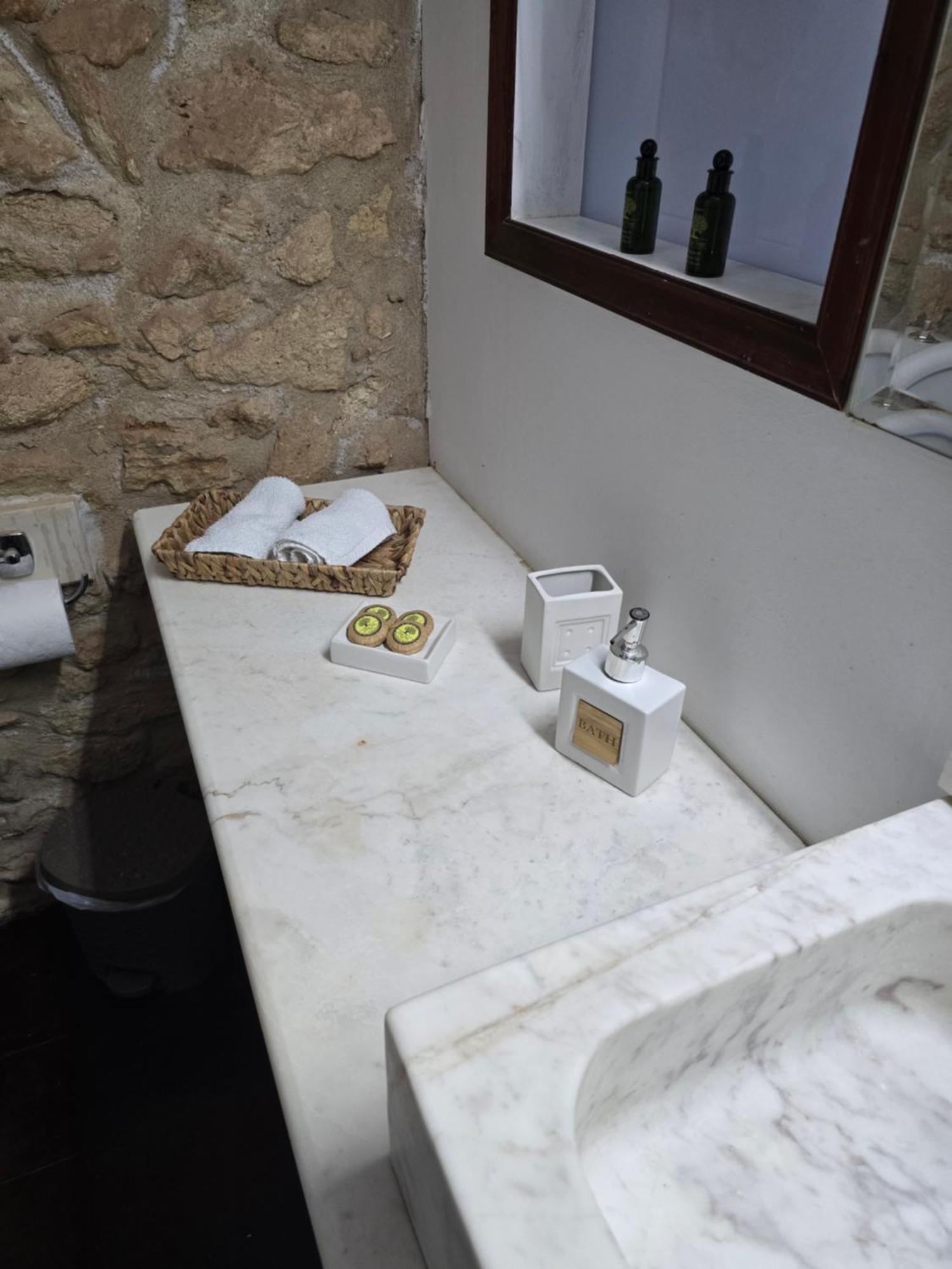 Volakas Beachfront Suites Rethymno Esterno foto