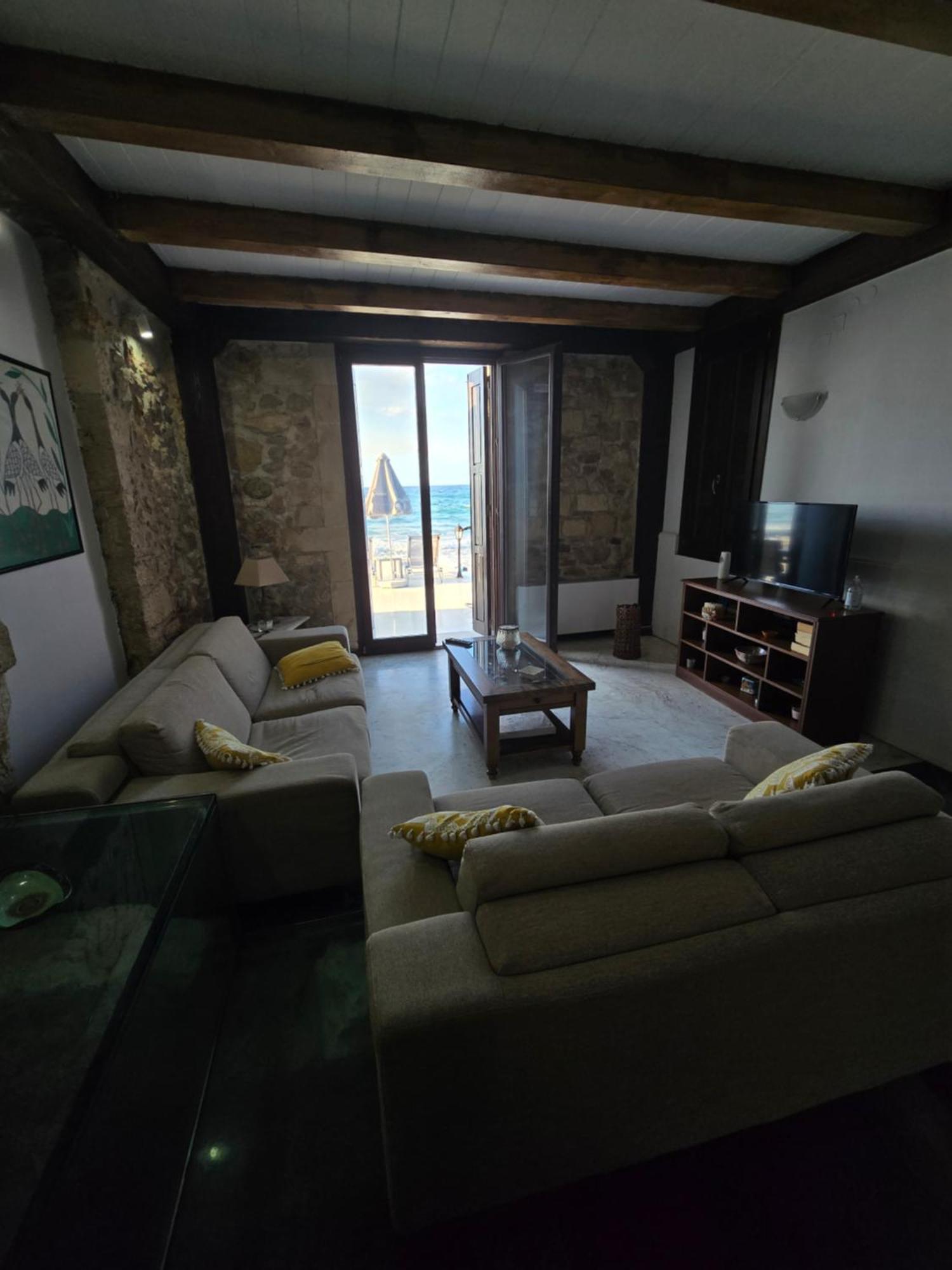 Volakas Beachfront Suites Rethymno Esterno foto